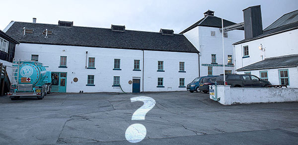 bruichladdich distillery courtyard