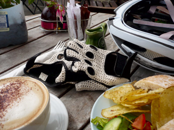 dromarti black mitts