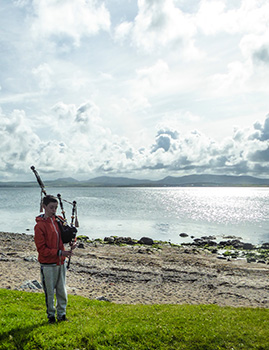 lone_piper