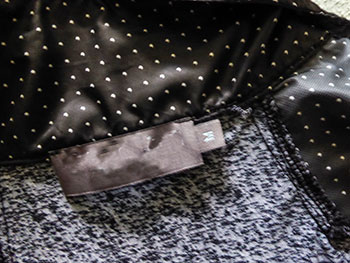 jacket collar hang-loop