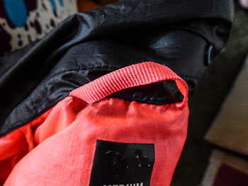 jacket collar hang-loop