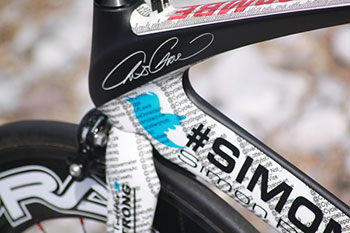 performance race art