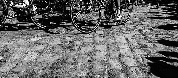 paris-roubaix cobbles