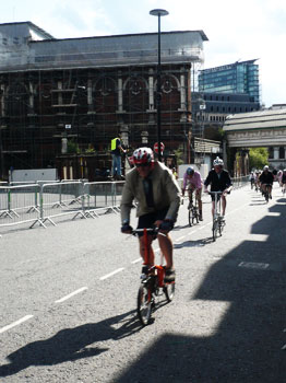 folding bike race