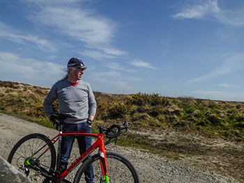 vulpne lux v-neck merino sweatshirt