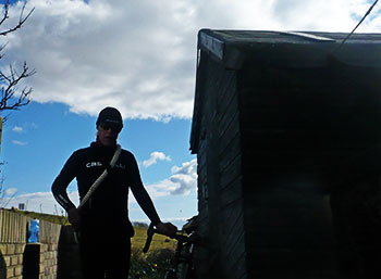 yaya round ya neck scarf